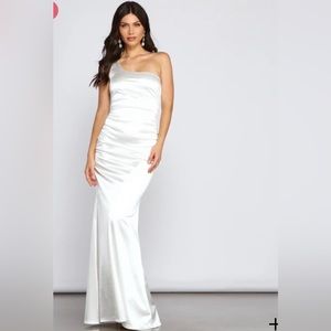 🩷2 for $40🩷 Windsor Long White Formal Dress Size M